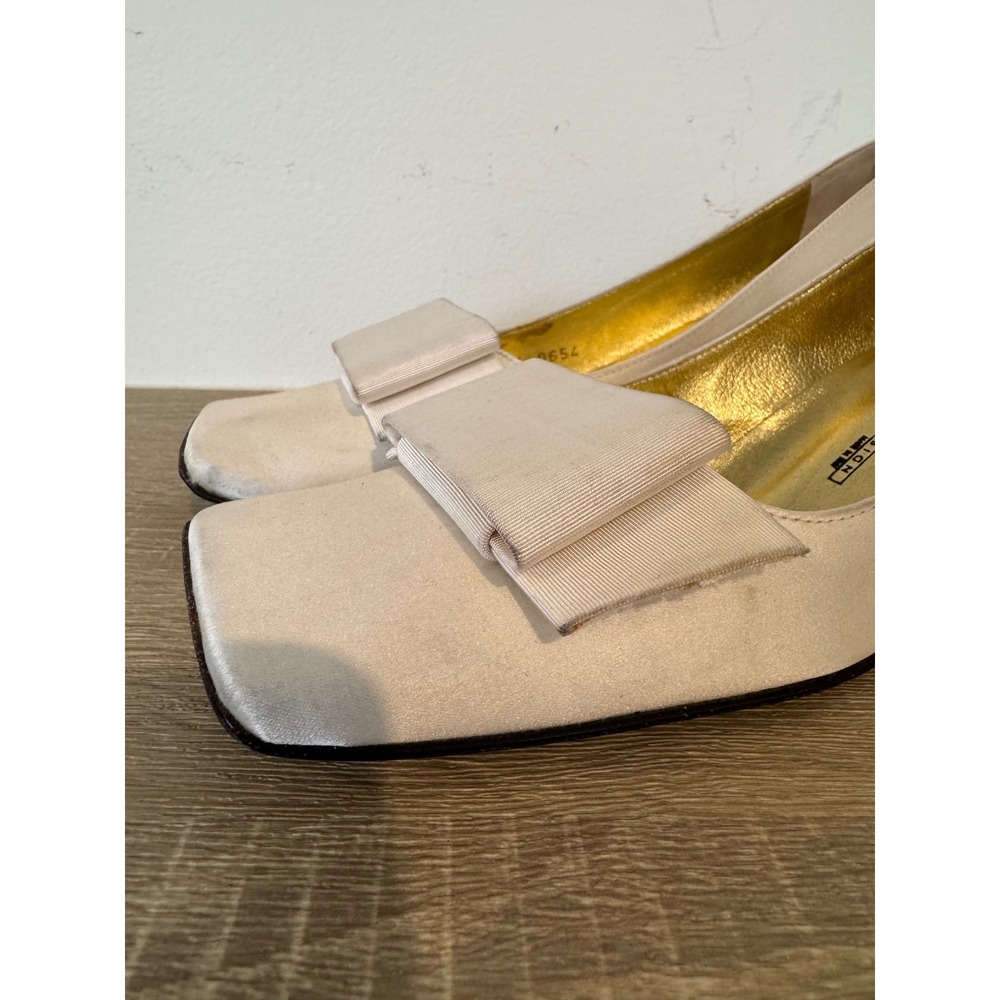 Vintage Giuseppe Zanotti Ivory Satin Square Toe Bow Block Heel Pumps Size 36.5 - Picture 3 of 16